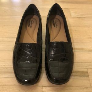 Clarks black flat loafers